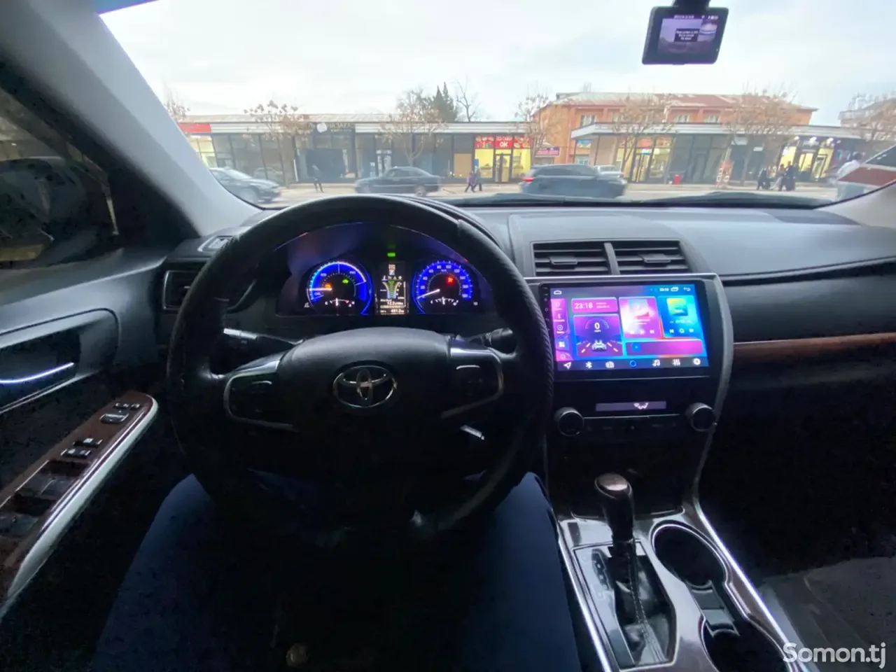 Toyota Camry 2017 · 2.5 AT