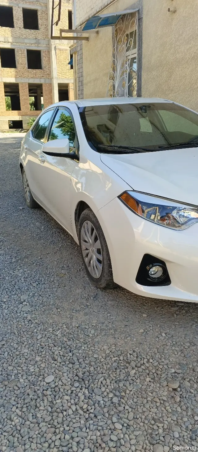 Toyota Corolla 2015 · 1.8 AT
