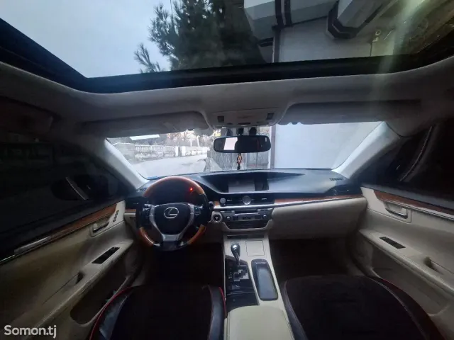 Lexus ES series 2014 · 3.0 AT