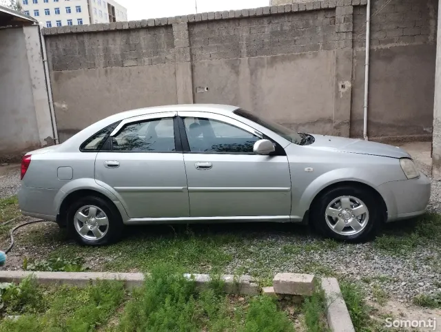 Chevrolet Lacetti 2004 · 1.5 MT
