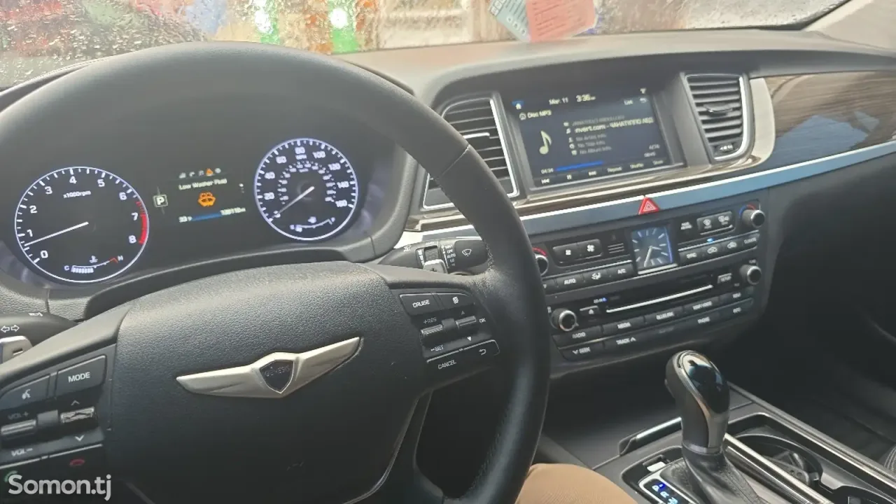 Hyundai Genesis 2015 · 3.8 AT