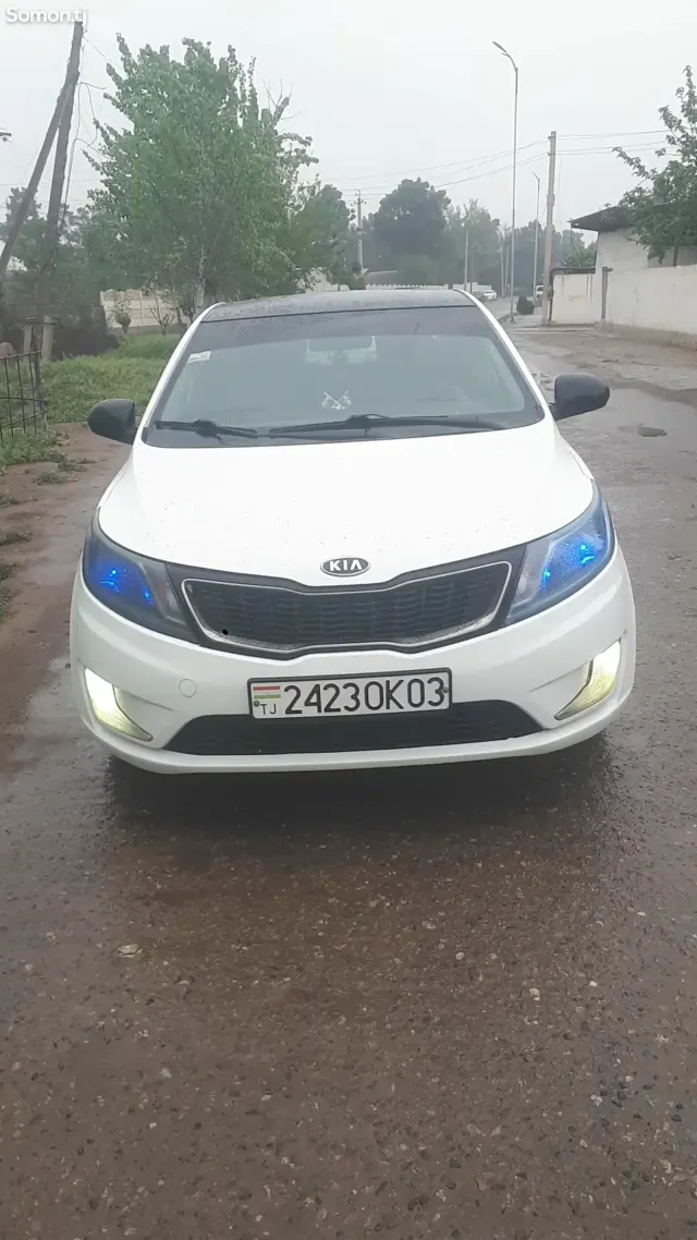 Kia K2 2012 · 1.6 MT