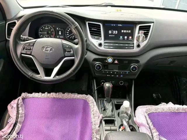 Hyundai Tucson 2015 · AT