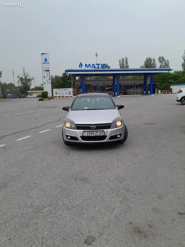 Opel Astra H 2007 · 1.6 MT