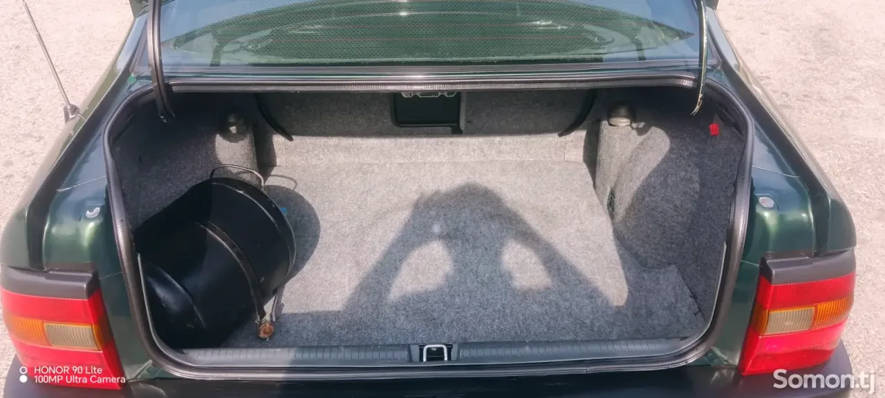 Opel Vectra A 1995 · 1.6 MT