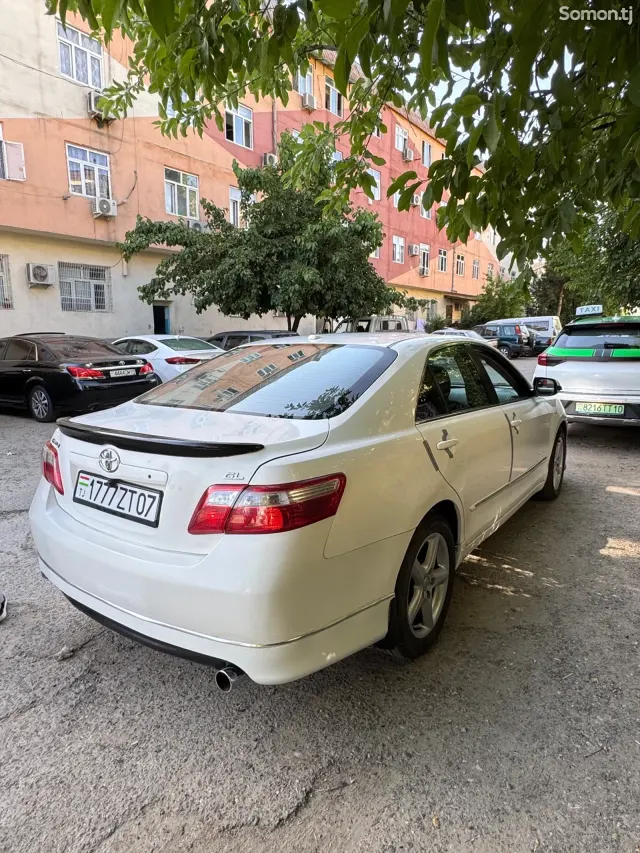 Toyota Camry 2008 · 2.4 MT