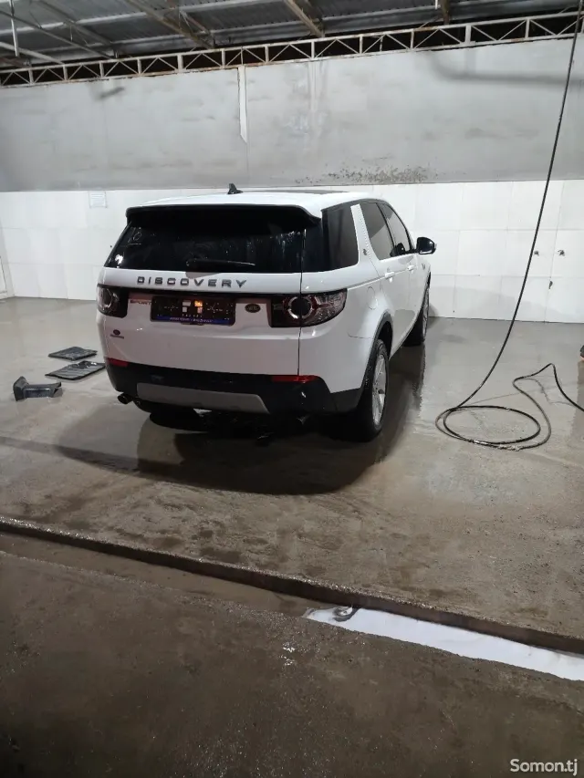 Land Rover Discovery 2016 · 2.0 AT