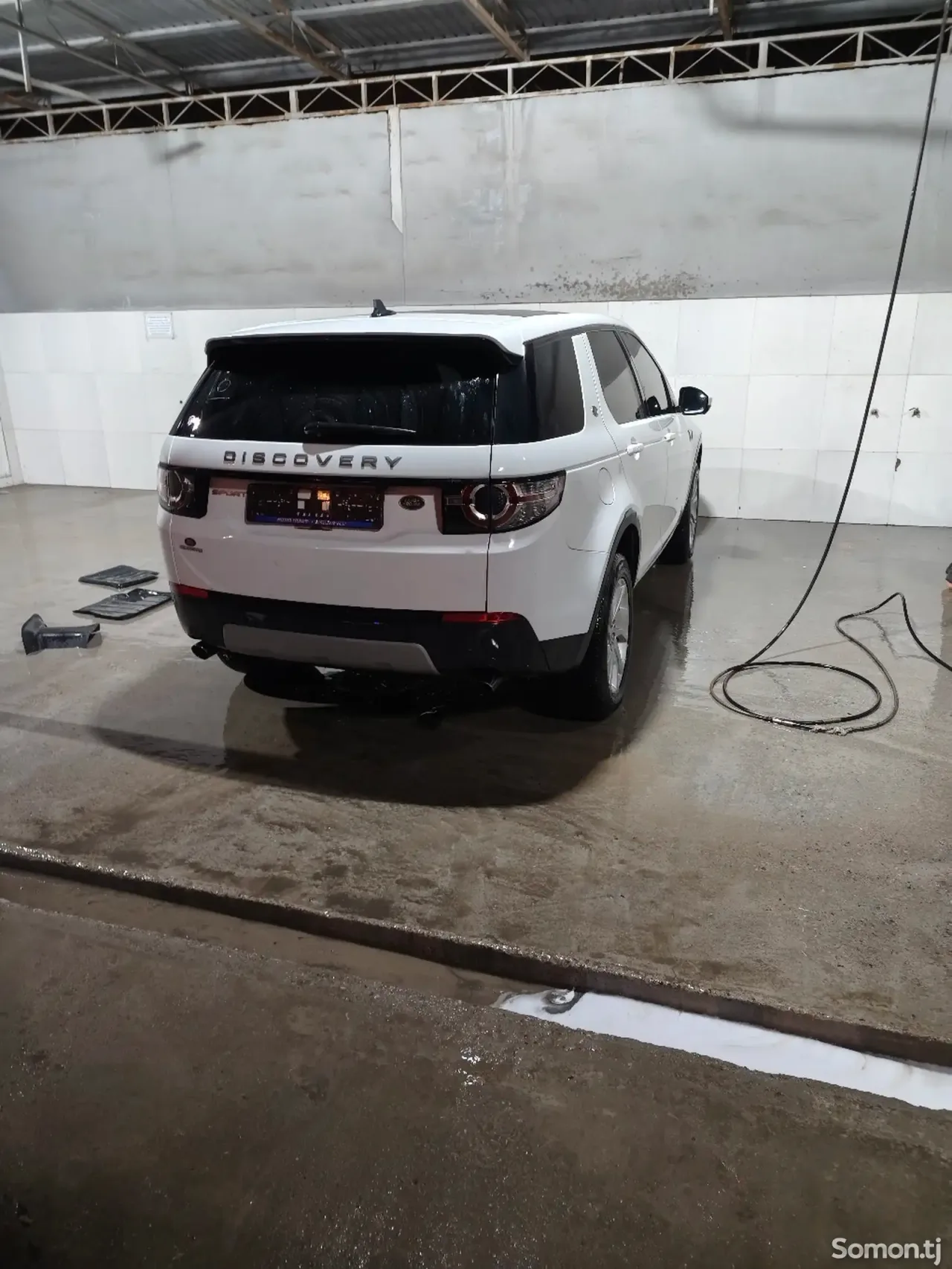 Land Rover Discovery 2016 · 2.0 AT