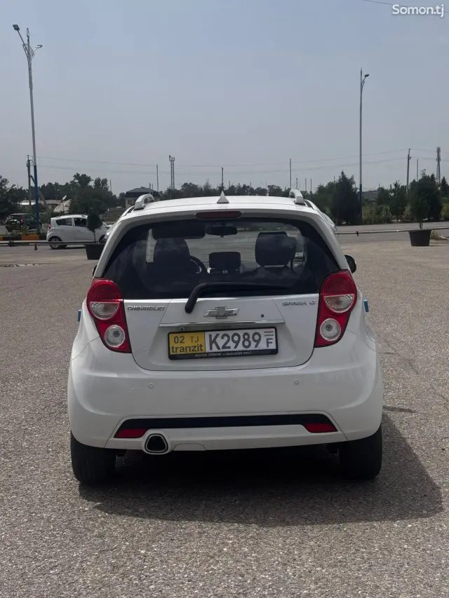 Chevrolet Spark 2014 · 1.1 AT