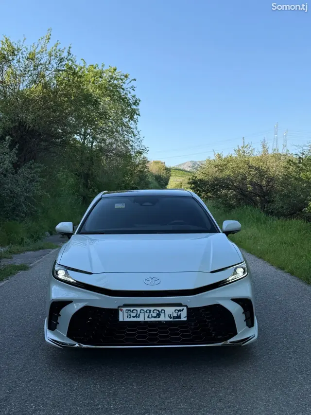 Toyota Camry 2025 · 2.0 AT