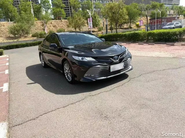 Toyota Camry 2018 · 2.5 AT
