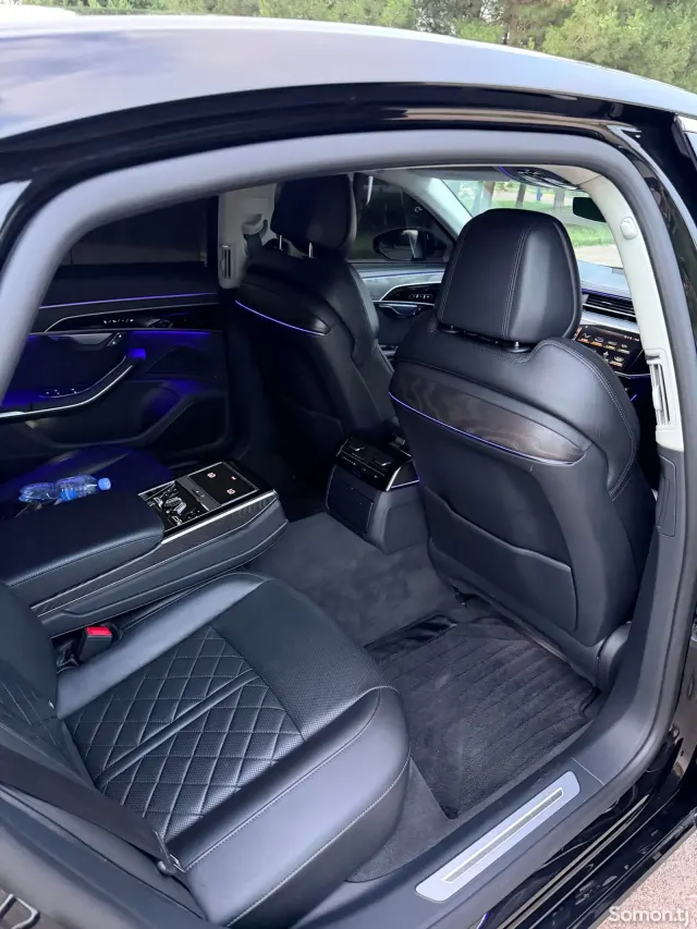 Audi A8 2022 · 3.0 AT
