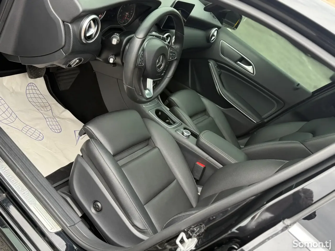 Mercedes-Benz A class 2017 · 2.0 AT
