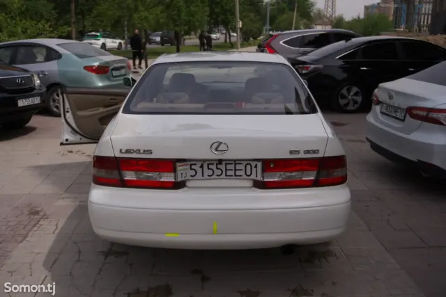 Lexus ES series 2000 · 3.0 AT
