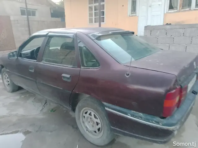 Opel Vectra A 1993 · 1.6 MT