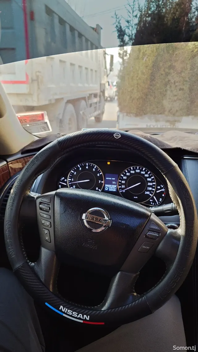 Nissan Patrol 2016 · 5.6 AT