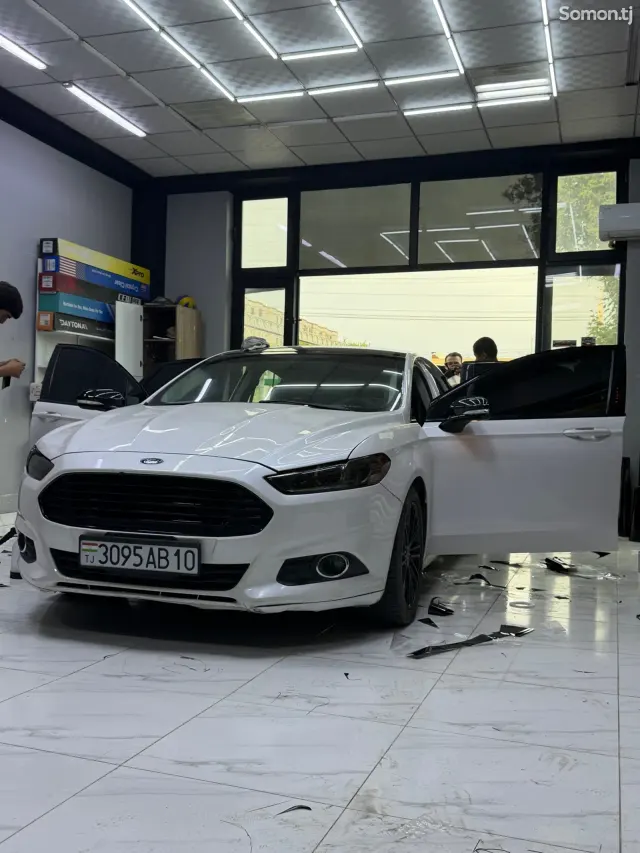 Ford Fusion 2015 · 1.6 AT