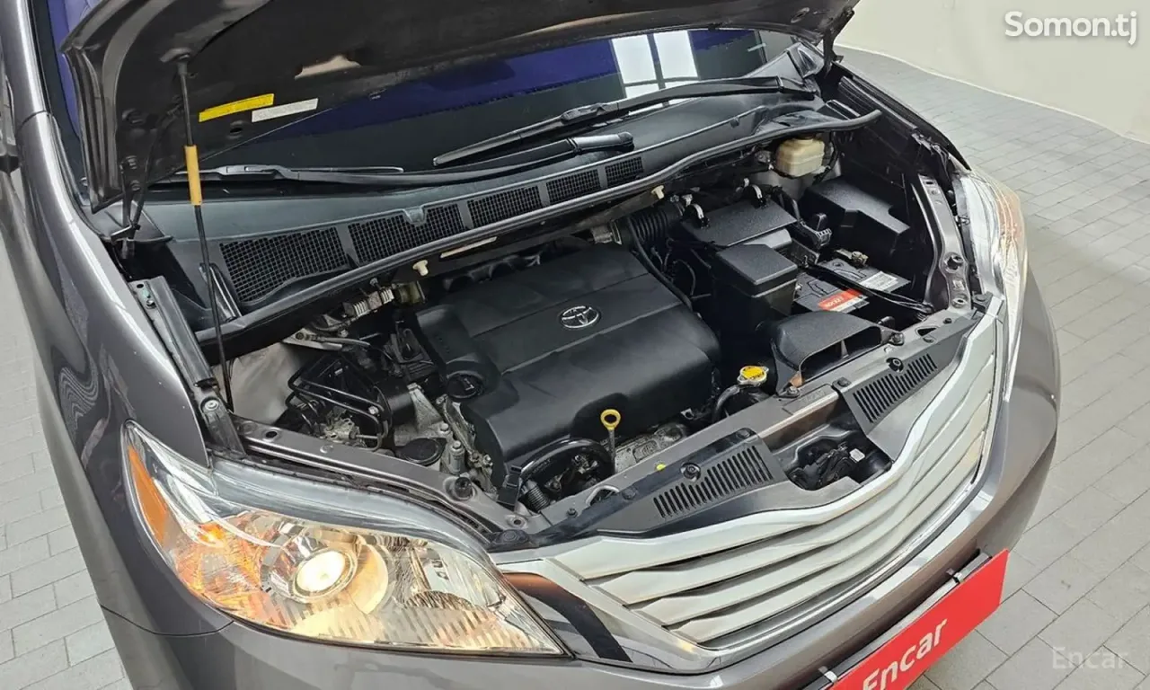 Toyota Sienna 2014 · 3.5 AT
