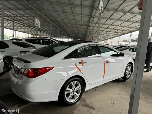 Hyundai Sonata 2012 · 2.0 AT