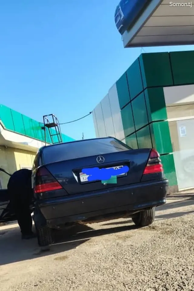 Mercedes-Benz C class 1996 · 2.0 MT