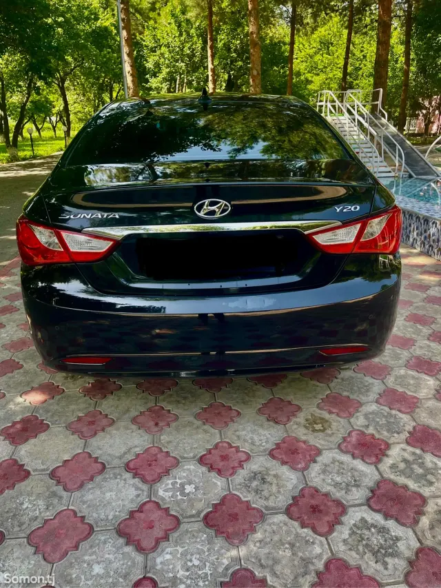 Hyundai Sonata 2011 · 2.0 AT