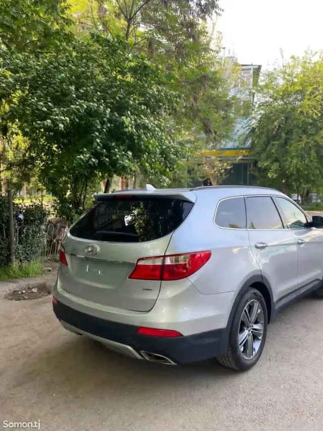 Hyundai Santa Fe 2015 · 3.3 AT