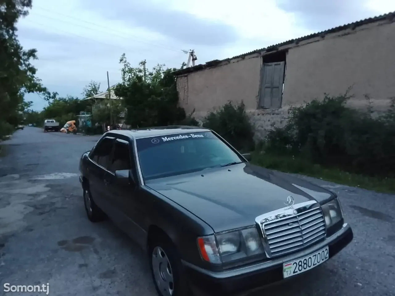 Mercedes-Benz W124 1992 · 2.0 MT