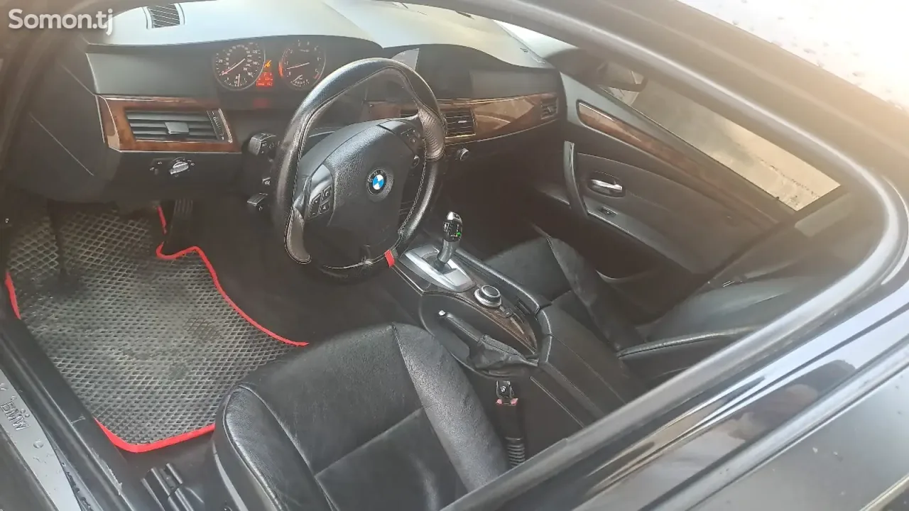 BMW 5 series 2010 · 3.0 AT