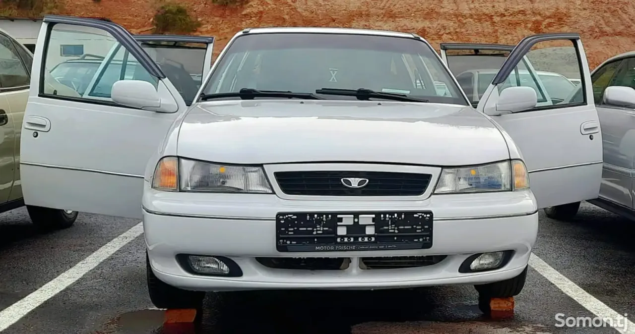 Daewoo Nexia 1995 · 1.5 MT