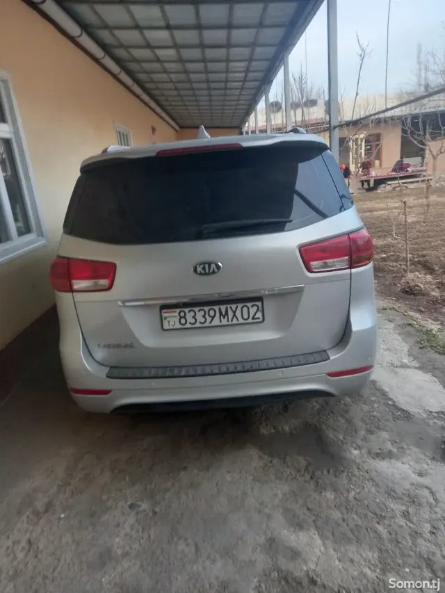 Kia Carnival 2016 · 2.2 AT