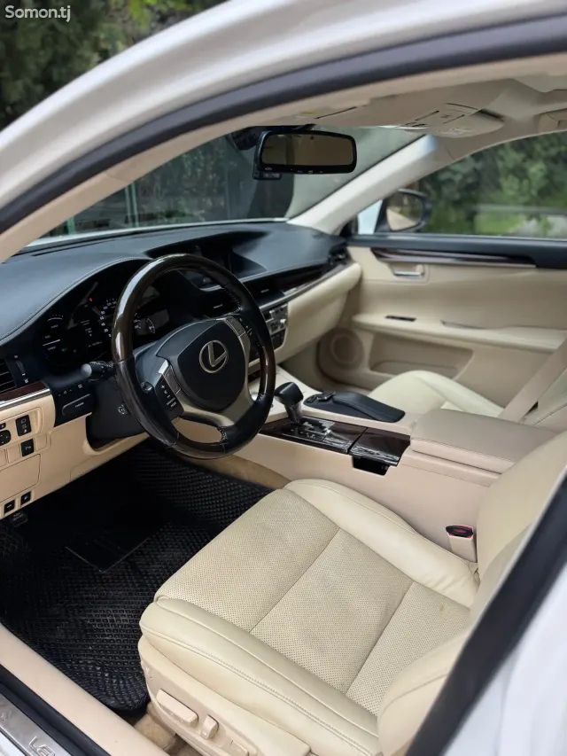Lexus ES series 2015 · 3.0 AT
