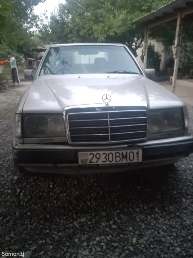 Mercedes-Benz W124 1994 · 2.0 MT