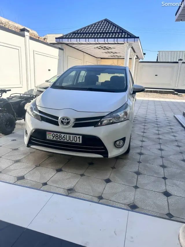 Toyota Verso 2015 · 1.8 MT