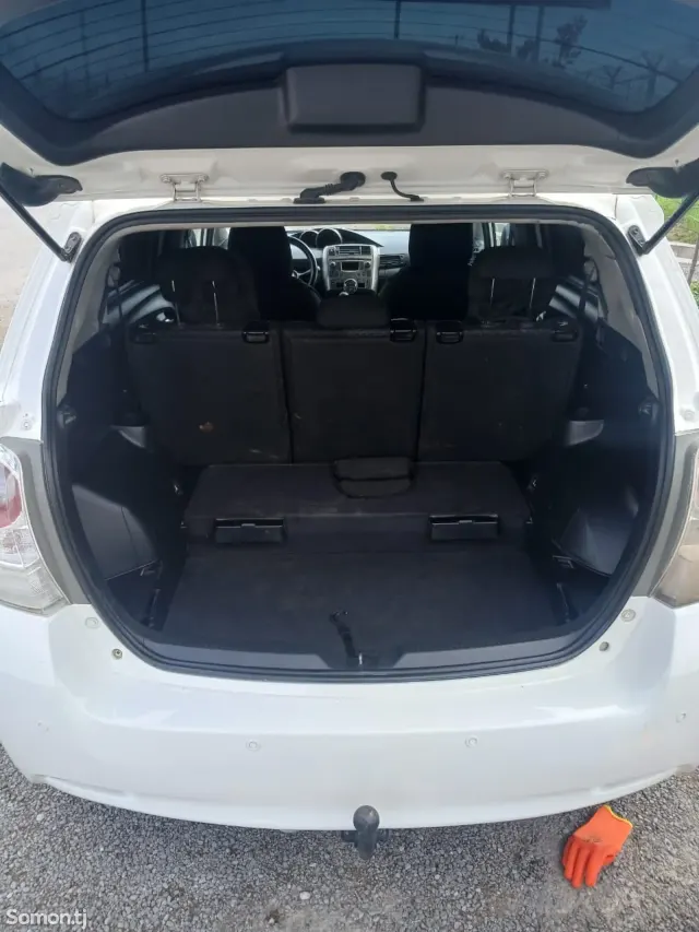 Toyota Verso 2009 · 2.0 MT