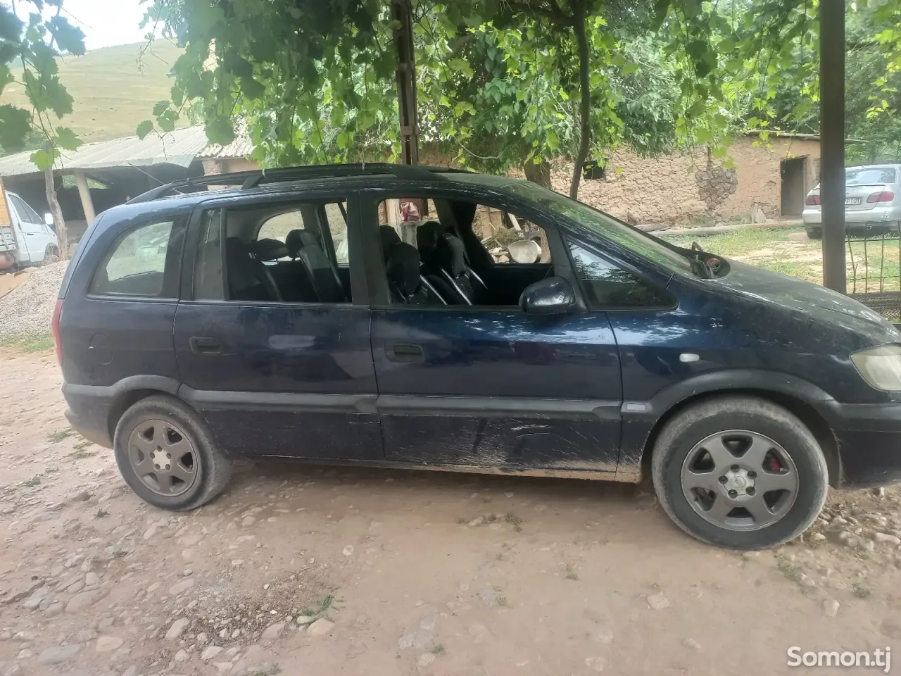 Opel Zafira 2000 · 1.6 MT