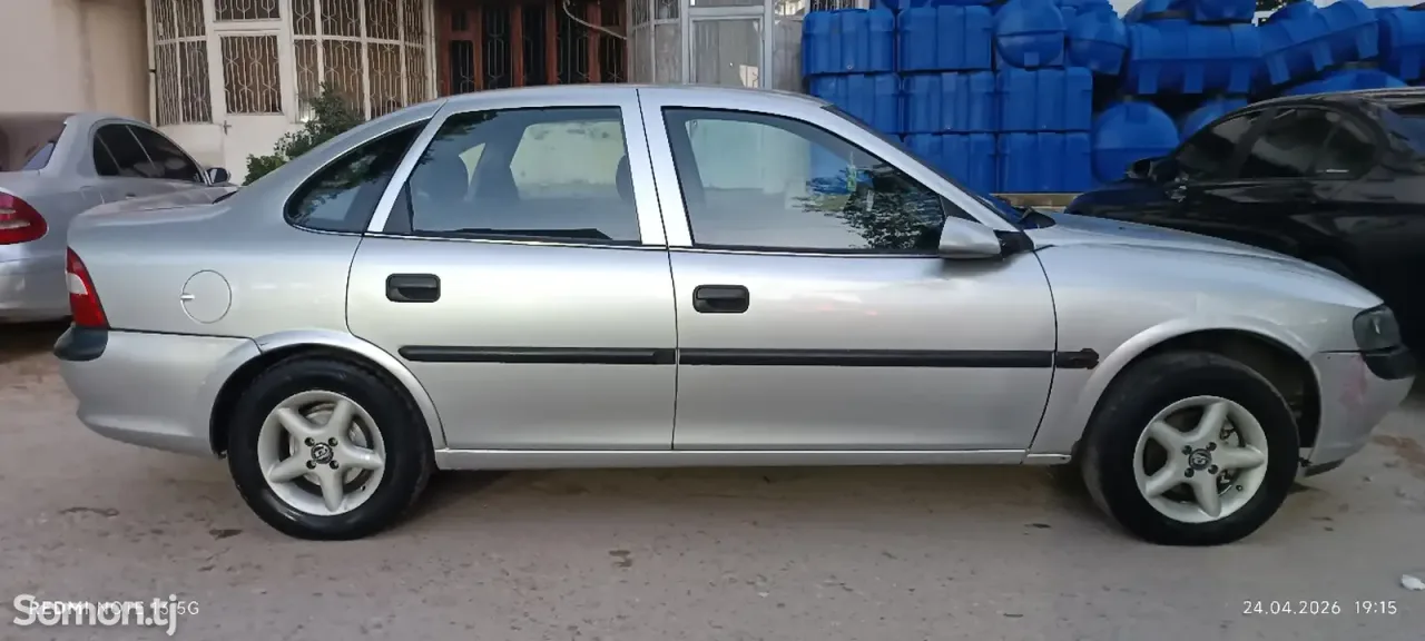 Opel Vectra B 1996 · 1.6 MT