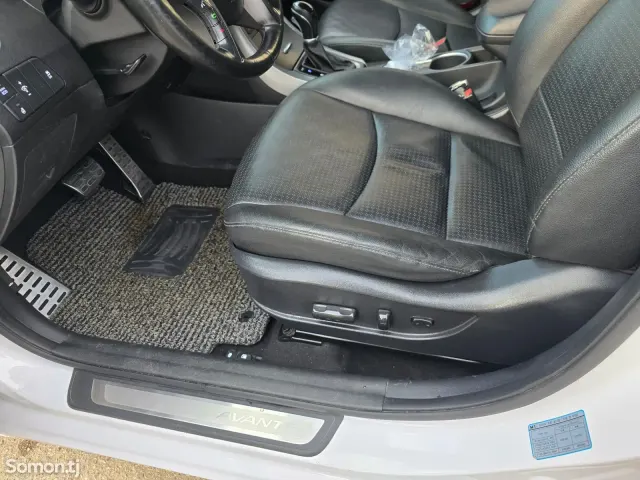 Hyundai Avante 2014 · 1.6 AT