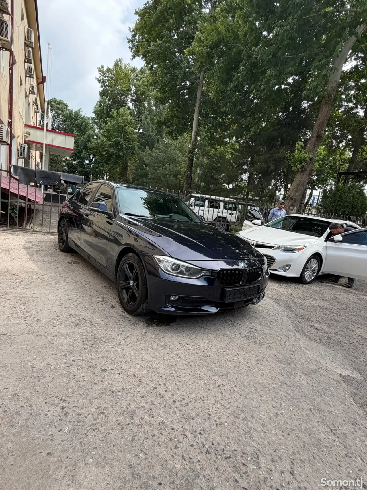 BMW 3 series 2013 · 2.0 AT