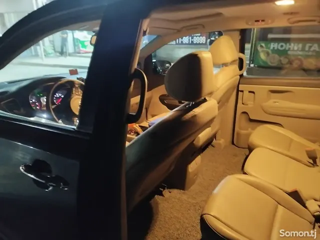 Kia Carnival 2015 · 2.0 AT