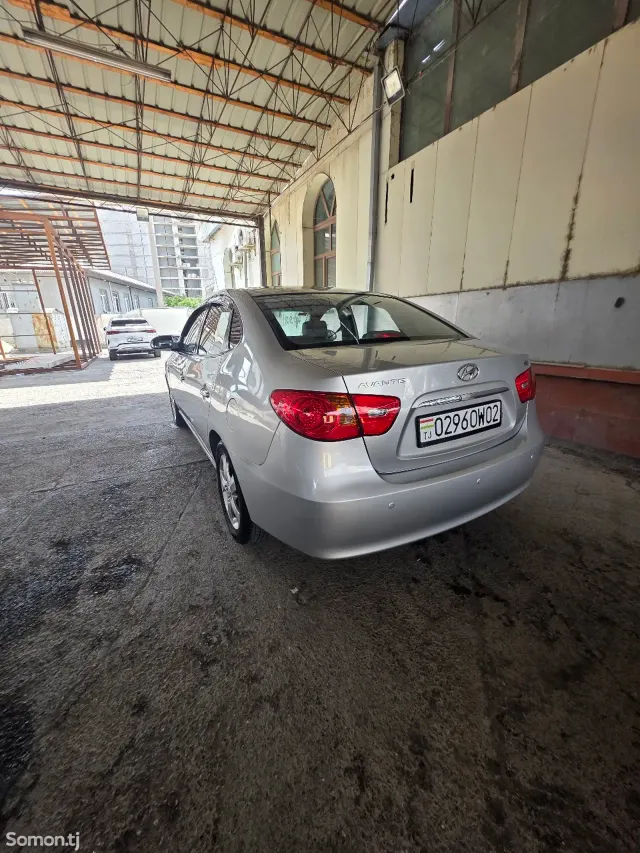 Hyundai Avante 2009 · 1.6 AT