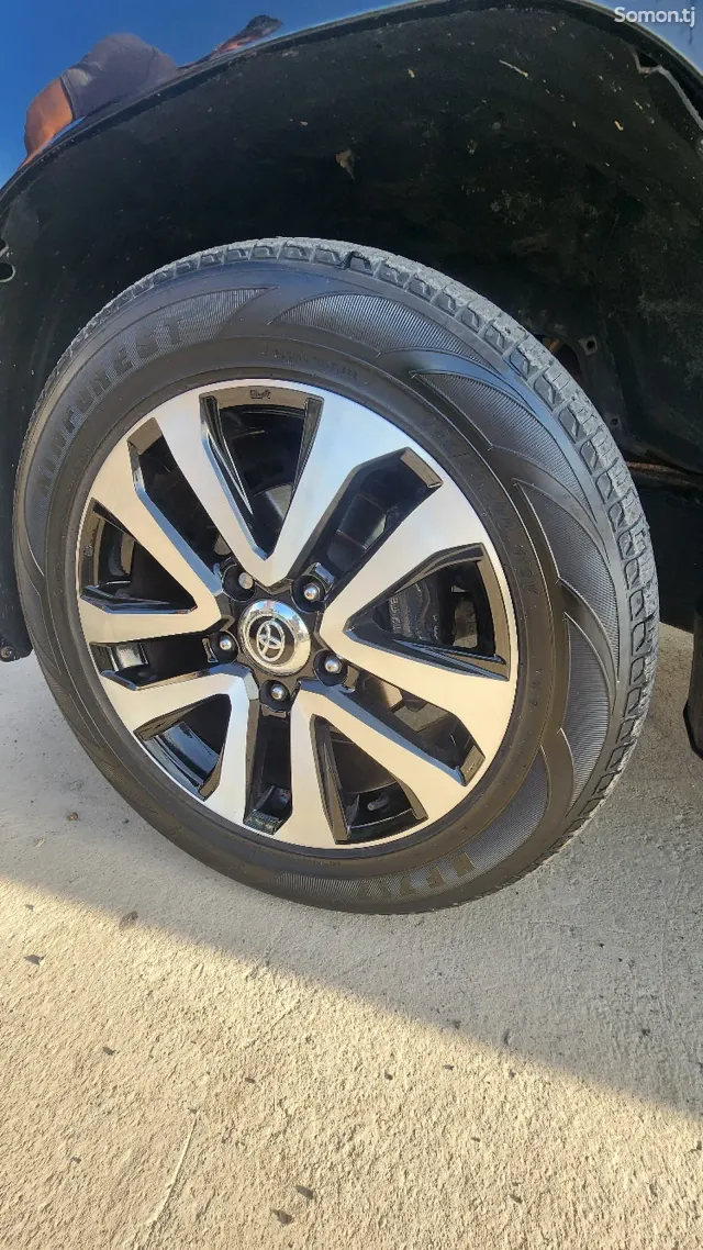 Toyota Land Cruiser 2011 · 4.5 AT