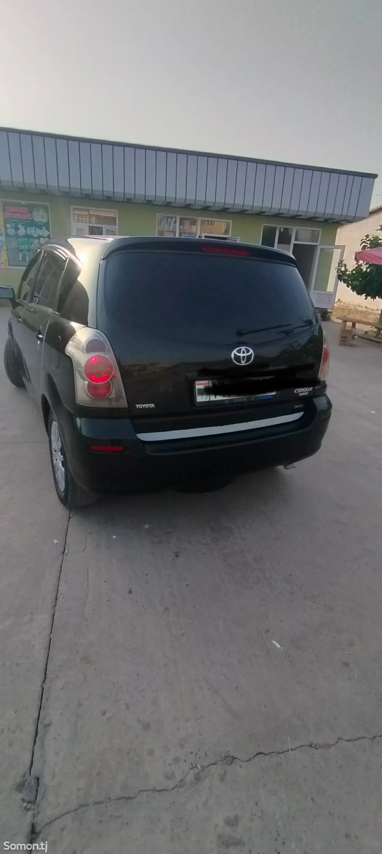 Toyota Verso 2006 · 2.2 MT