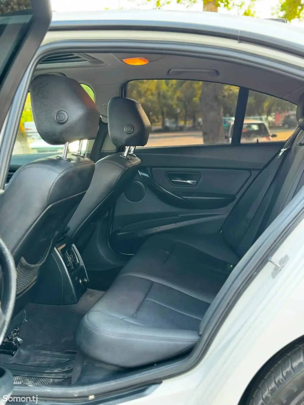 BMW 3 series 2014 · 2.0 AT