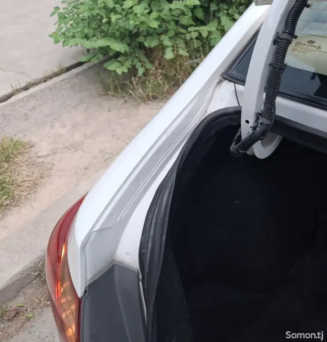 Hyundai Avante 2010 · 1.6 AT