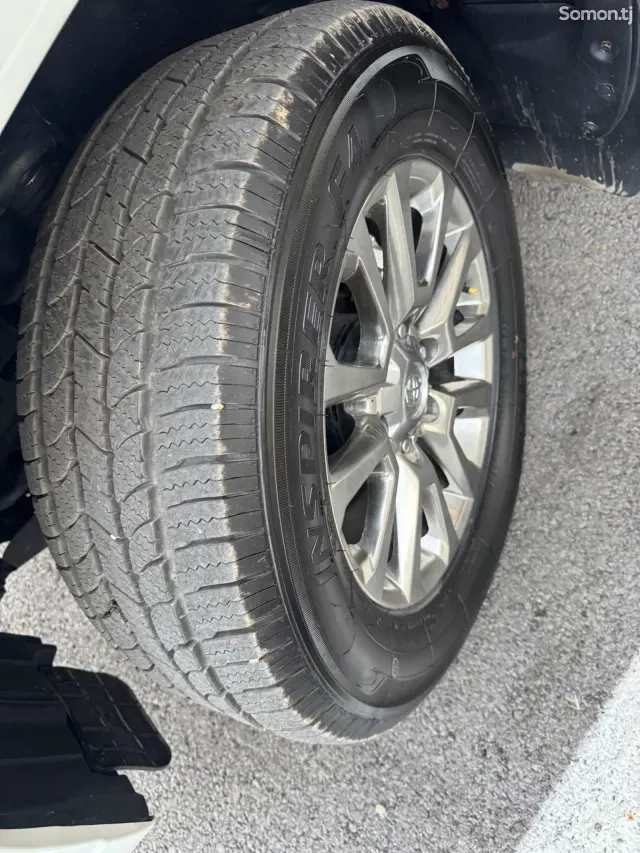 Toyota Land Cruiser Prado 2015 · 4.0 AT