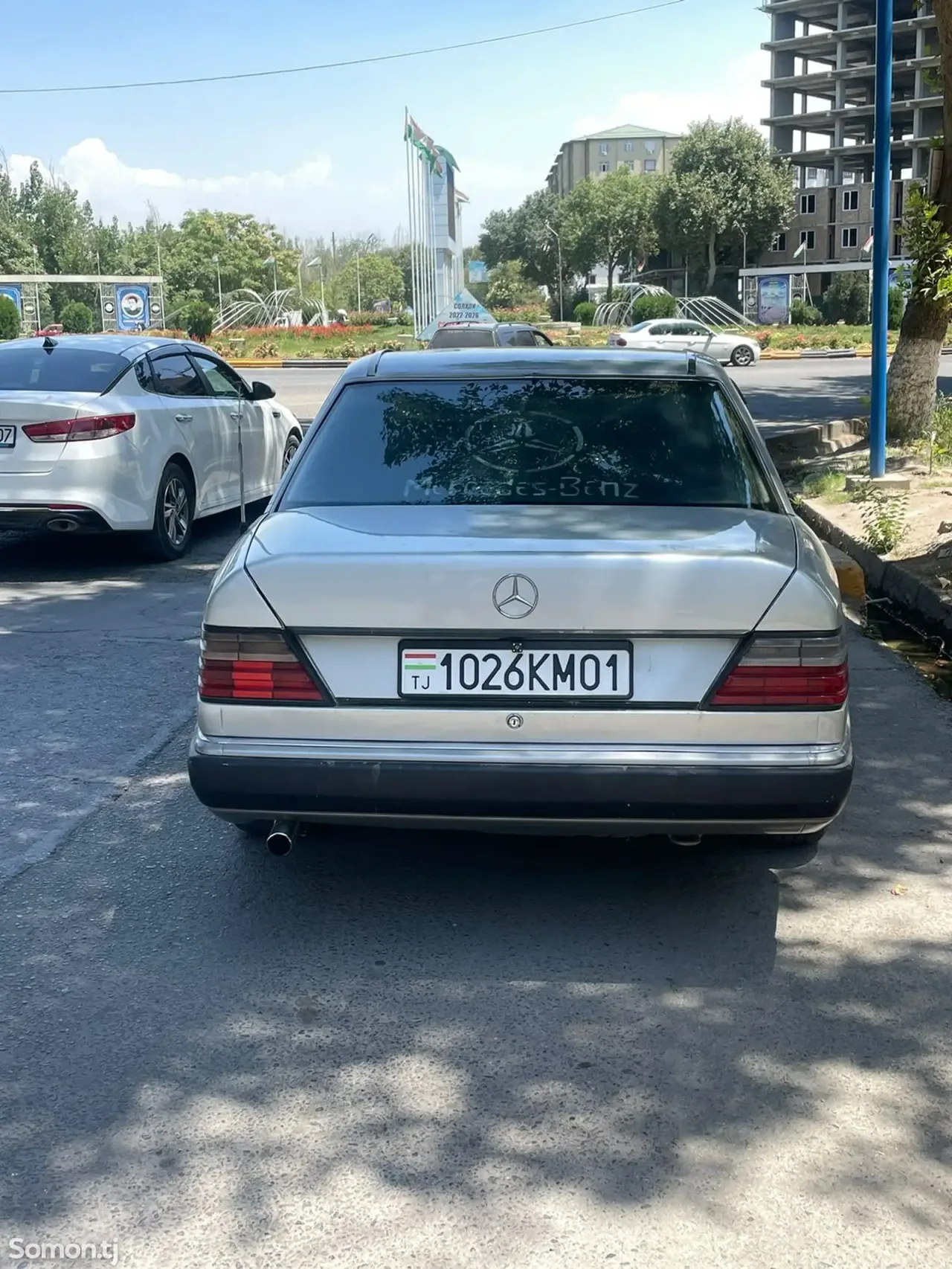 Mercedes-Benz W124 1992 · 2.7 MT
