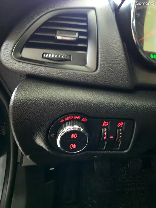 Opel Astra J 2016 · 1.4 MT