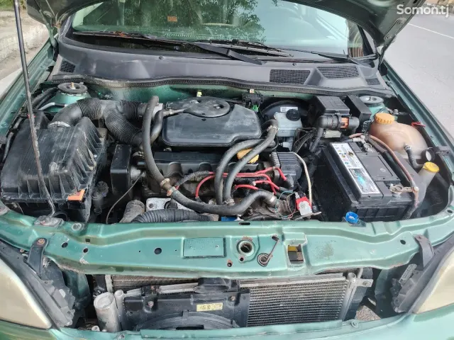 Opel Astra G 1999 · 1.6 MT
