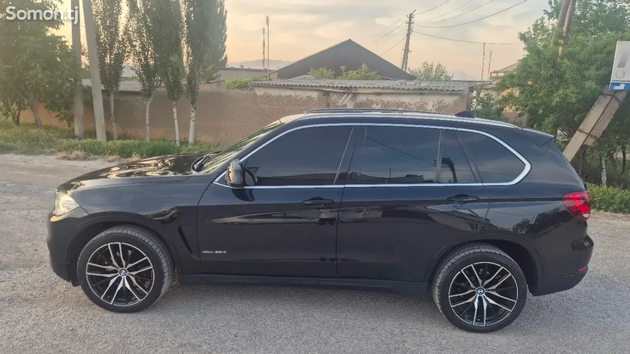 BMW X5 2015 · 3.0 AT