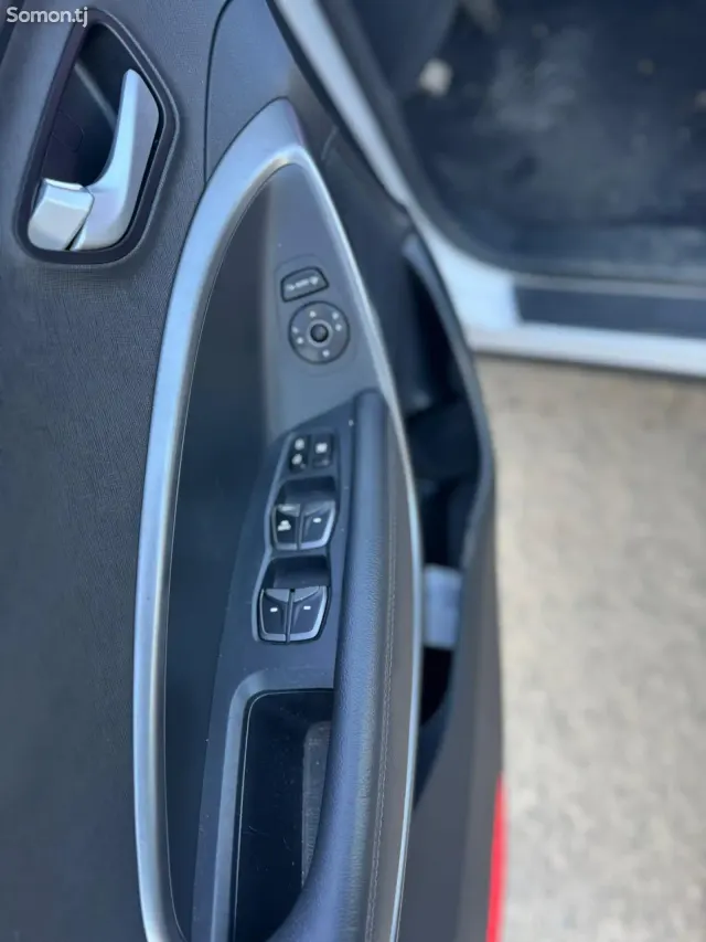 Hyundai Santa Fe 2015 · 2.0 AT